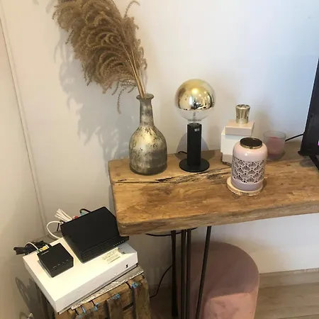 アパート Cozy And Comfortable 2-room In